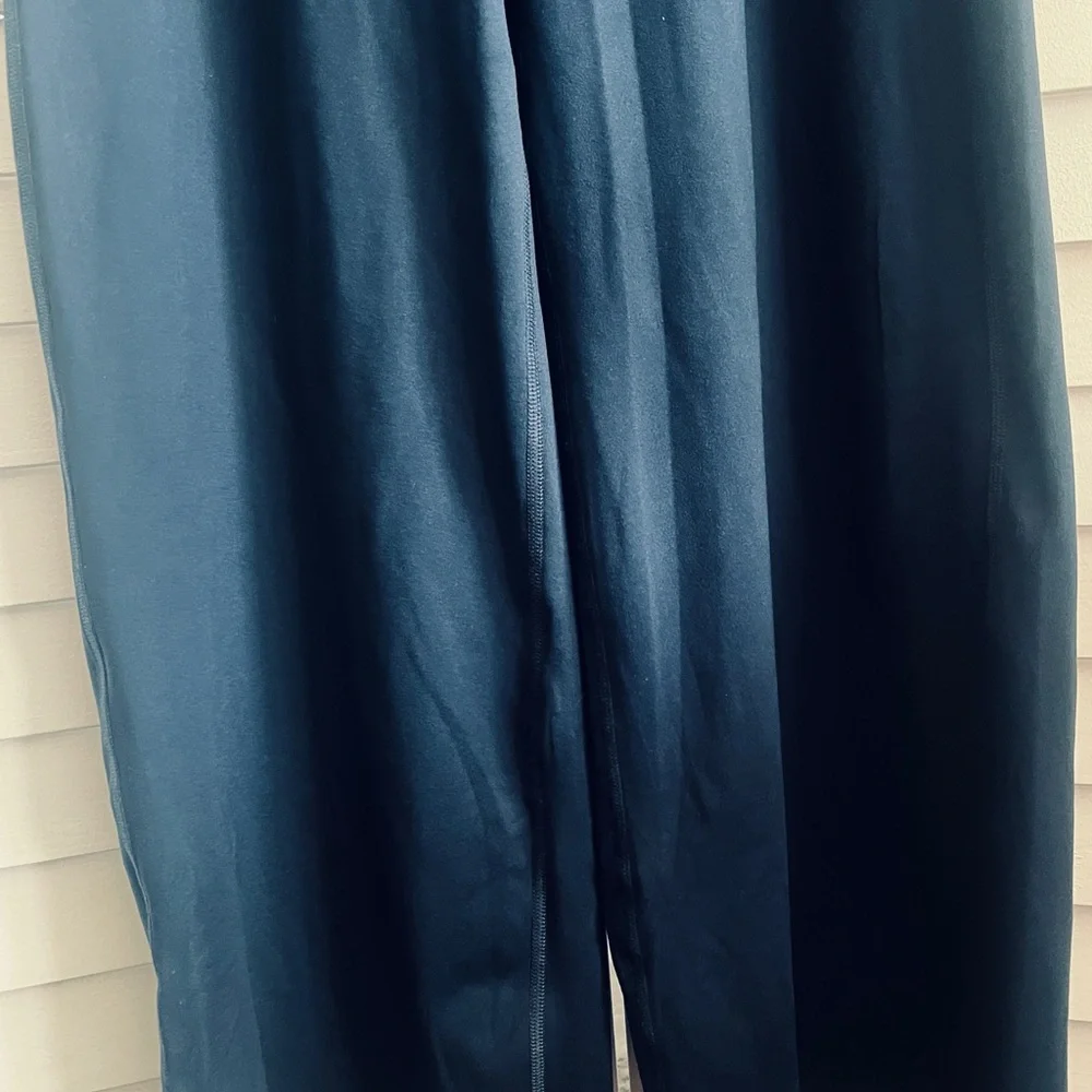Gilly Hicks Pants Wide Leg Active Recharge Mid Rise Navy Blue Size Small NWOT - Picture 3 of 6